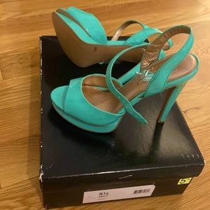 BCBG 5 1/2 mint heels, worn once